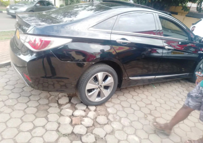 hyundai-sonata-hybrid-automatic-for-sale-big-2