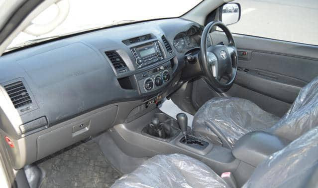 2012-toyota-hilux-30-d-4d-big-4