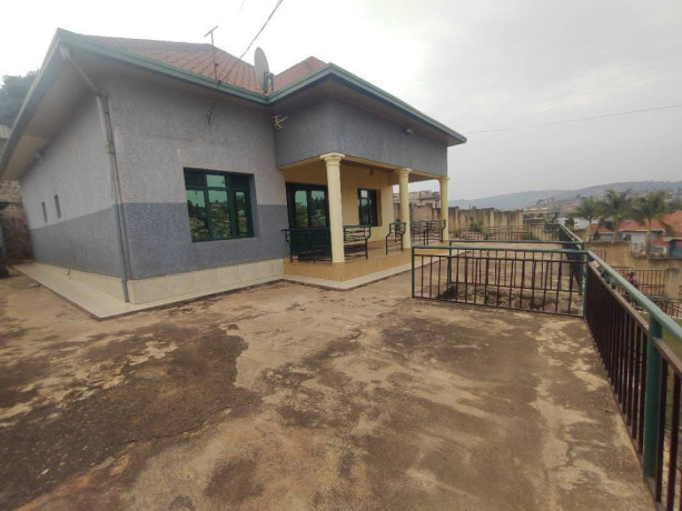 kibagabaga-big-land-house-for-sale-in-kigali-big-2