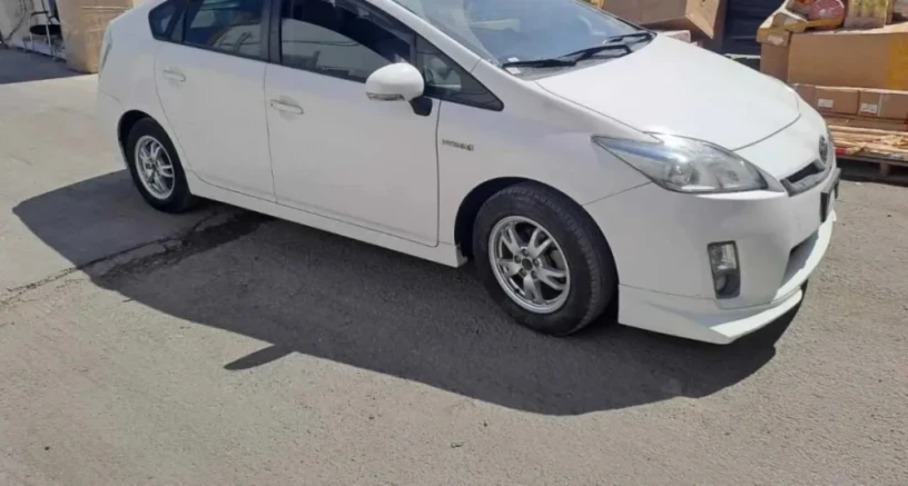 toyota-prius-big-1