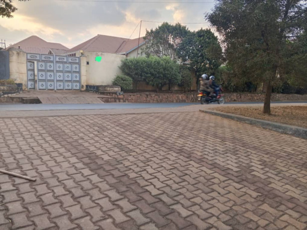 40-kimironko-very-big-plot-with-house-for-sale-call-or-whatsapp-big-9