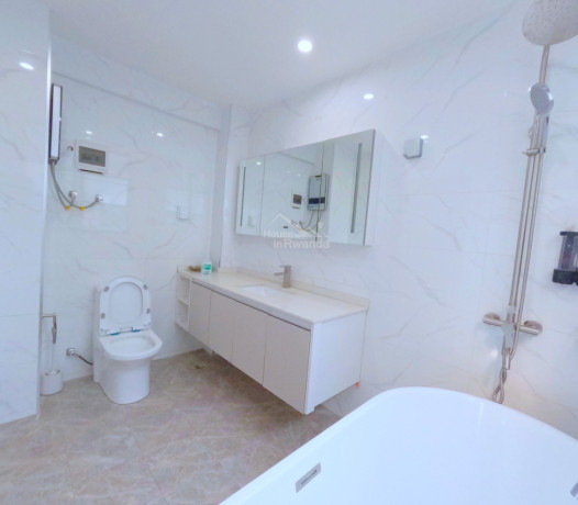elegant-and-luxurious-penthouse-for-rent-in-kigali-big-4
