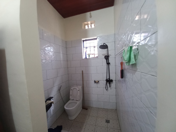house-for-rent-in-kanombe-big-4