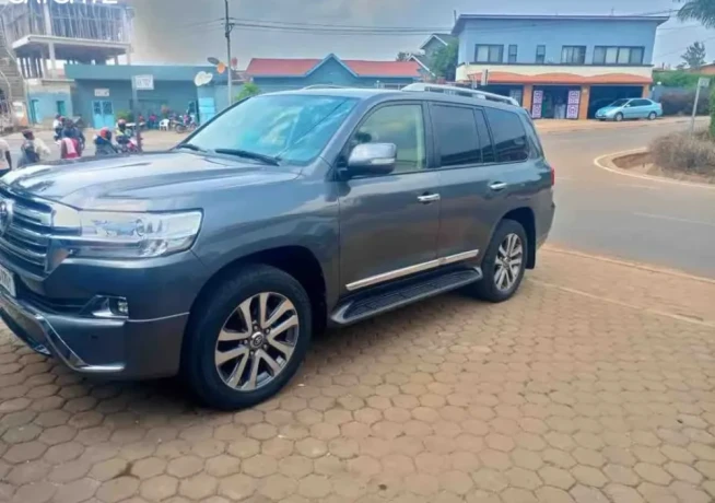 land-cruiser-v8-d4d-automatic-2018-for-sale-big-0