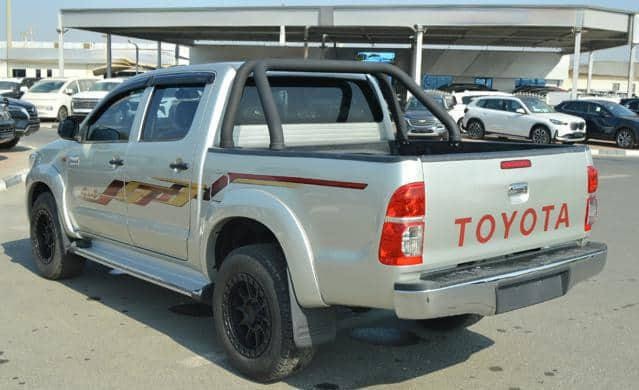 2012-toyota-hilux-30-d-4d-big-8