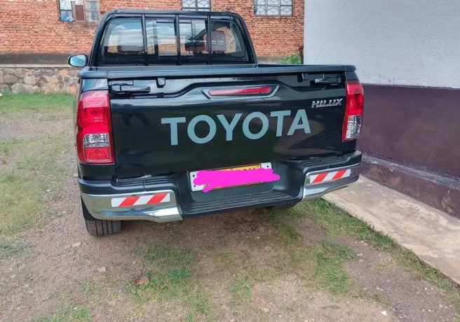 toyota-revo-big-0