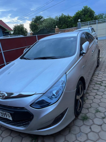 hyundai-sonata-big-0