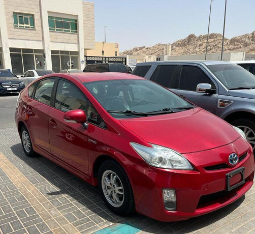 toyota-prius-big-0