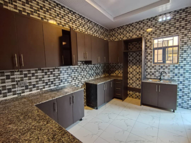 kanombe-house-for-sale-in-kigali-big-6