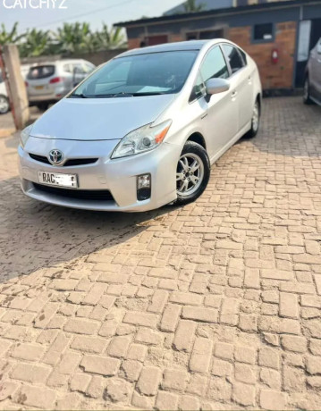 toyota-prius-big-3