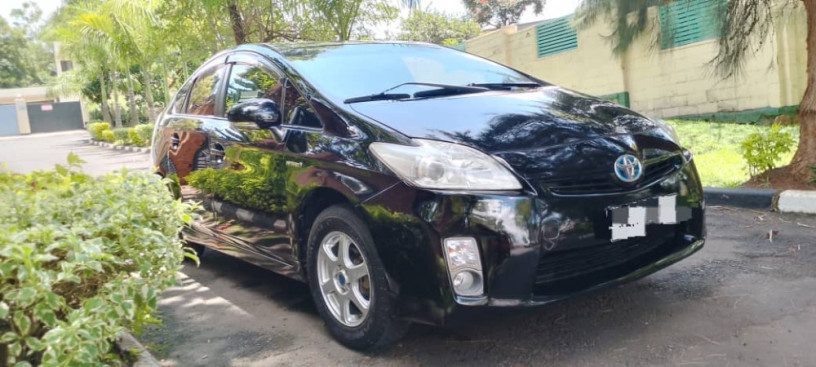 toyota-prius-big-2