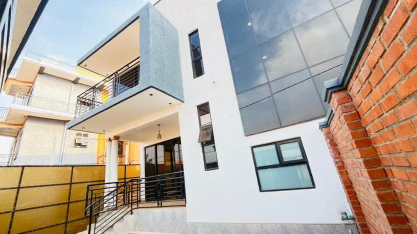 kimironko-unfurnished-4bedrooms-house-for-rent-at-1m-680-in-good-location-big-0