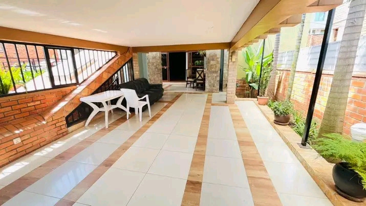 kibagabaga-well-furnished-house-for-rent-in-vip-location-4-bedrooms-4-bathrooms-1700-equivalent-in-rwandan-big-3