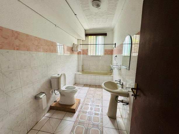 nyarutarama-villa-for-rent-in-good-neighborhood-big-8
