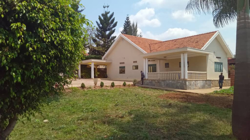 remera-near-rdb-villa-house-for-sale-with-1509sqm-on-tarmac-road-at-250m172-000usd-big-4