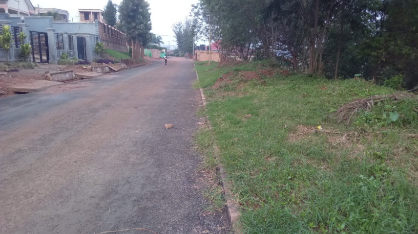 land-with-an-old-house-for-sale-big-0