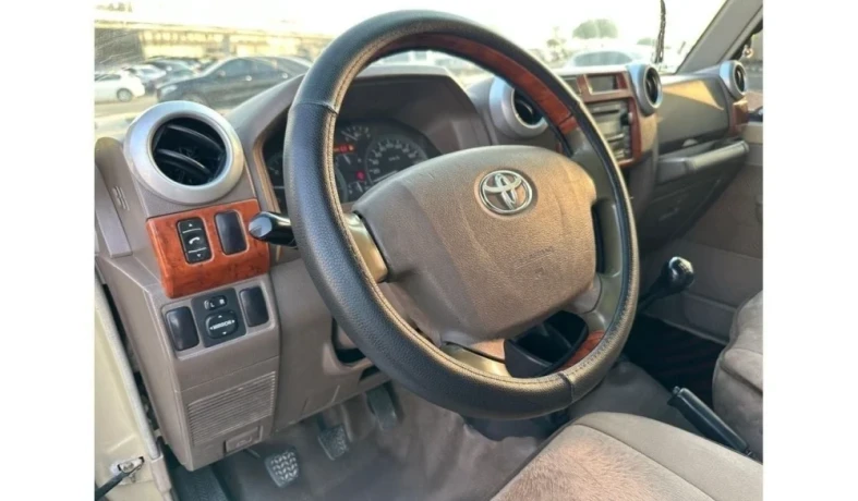toyota-land-cruiser-pick-up-two-door-big-1