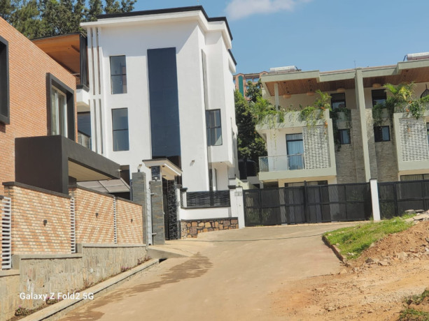 ikibanza-tugurisha-180m-kimihurura-big-2