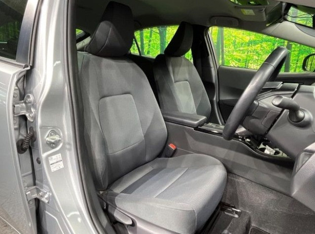 2023-toyota-prius-x-big-2