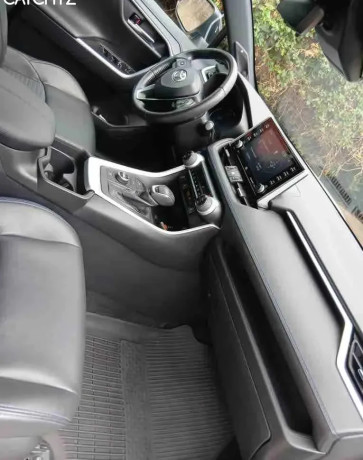 toyota-rav4-hybrid-2021-for-sale-big-3