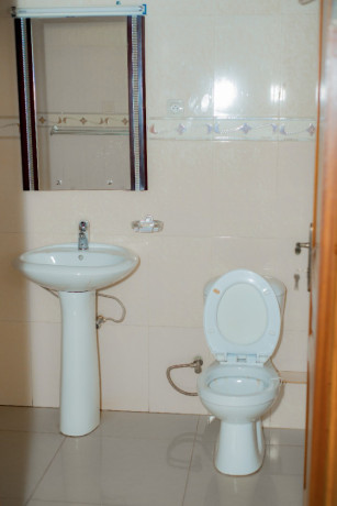 tb-012-gacuriro-gacuriro-very-nice-unfurnished-house-for-rent-big-7