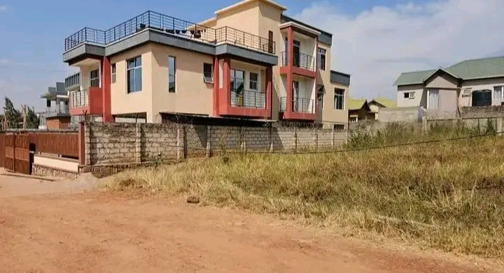 nyarutarama-residential-plot-for-sale-320million-big-0