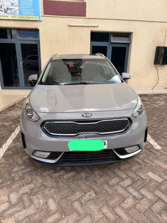 kia-niro-hybrid-big-0