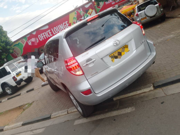 toyota-rav4-big-1