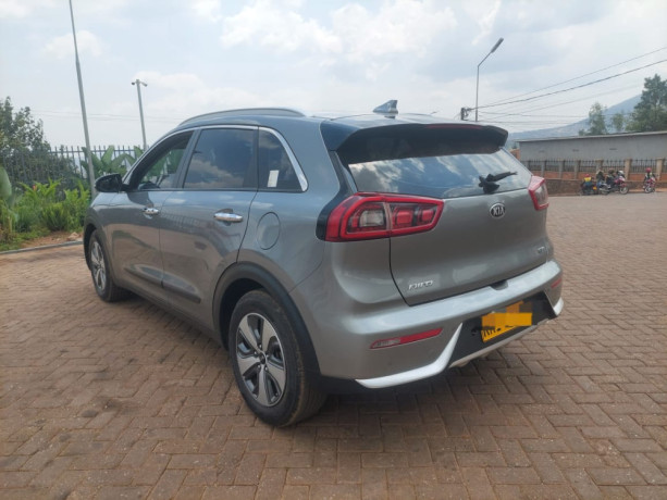 kia-niro-big-3