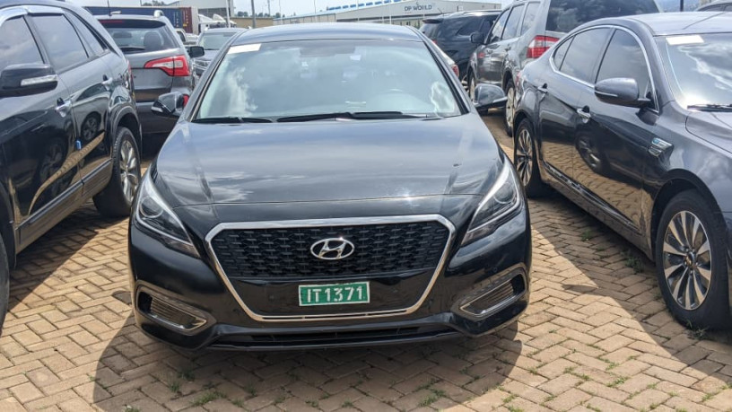 bs-21-very-beautiful-hyundai-sonata-2013-for-sale-big-0