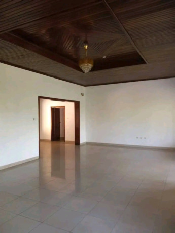 kigali-unfurnished-bungalow-available-for-rent-in-kiyovu-big-7