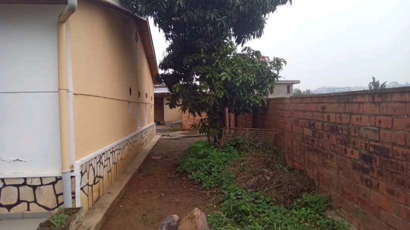 kigali-plot-with-an-old-house-for-sale-in-kimihurura-rugando-big-8