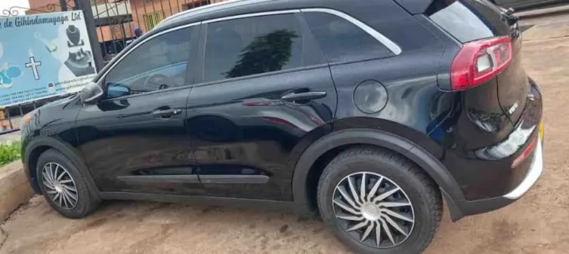 kia-niro-hybrid-2018-for-sale-big-1