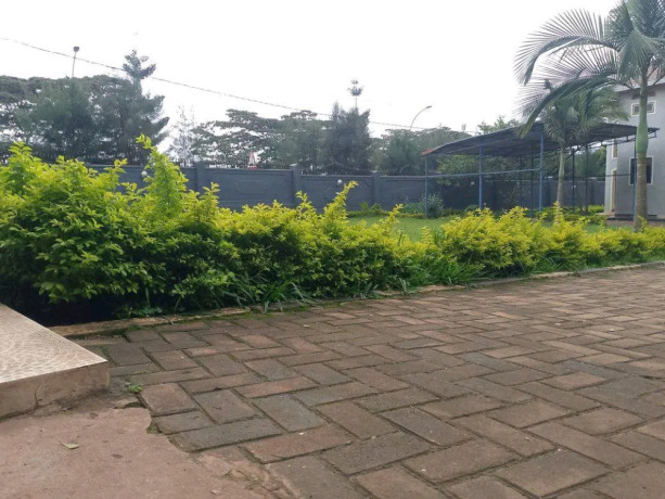 discover-this-exceptional-property-for-sale-in-prestige-neighbourhood-of-gacuriro-big-2