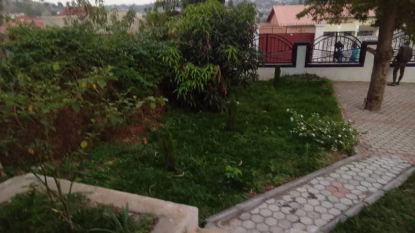 kigali-land-with-an-old-house-for-sale-in-nyamirambo-big-6
