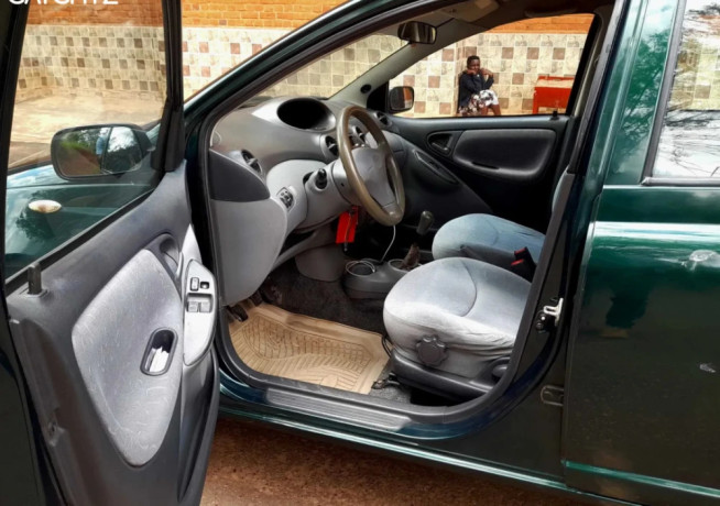 toyota-yaris-big-0
