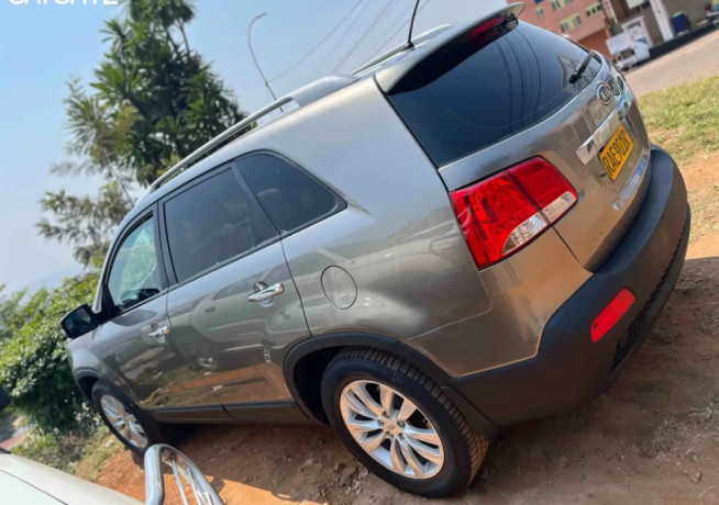 kia-sorento-2010-automatic-for-sale-big-3