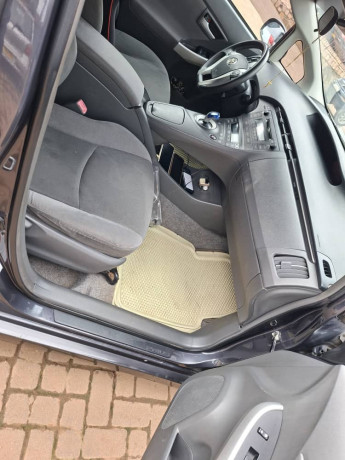 toyota-prius-big-1