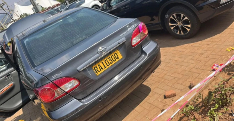 toyota-corolla-altis-automatic-for-sale-big-2