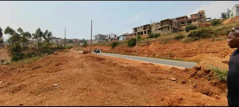 kicukiro-kagarama-big-plot-for-sale-in-kigali-big-0
