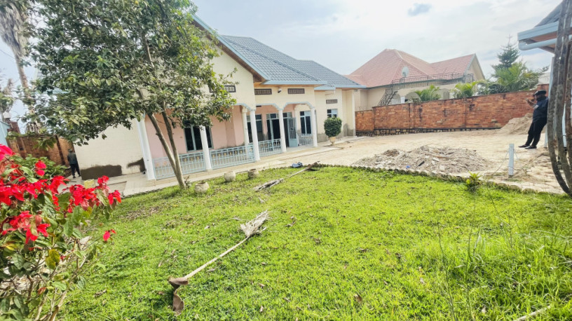 kimironko-4bedrooms-house-for-sale-at-190m130-000usd-in-very-calm-neighborhood-big-0