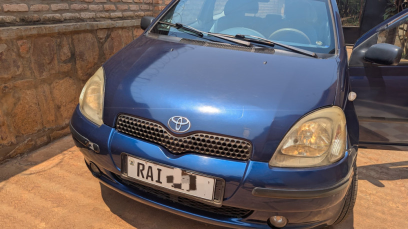 toyota-yaris-big-1