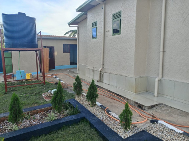 big-house-for-sale-at-busanza-big-4
