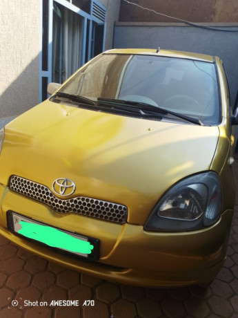 toyota-yaris-big-0