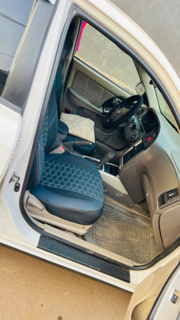 bere-371-cm-hyundai-avante-in-good-condition-is-available-for-sale-big-3