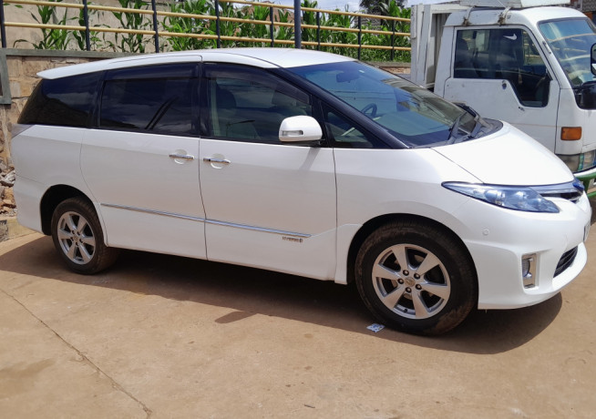 toyota-estima-hybrid-big-4