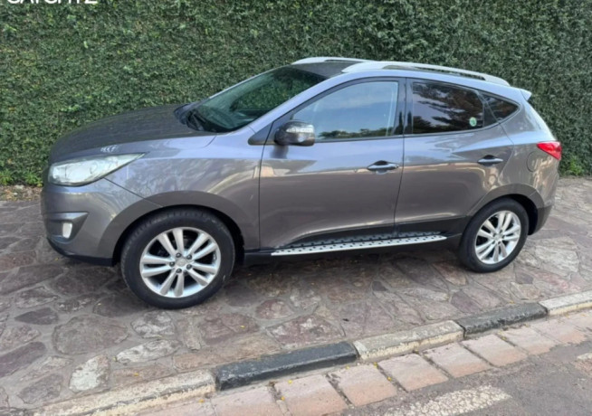 hyundai-tucson-automatic-for-sale-big-2