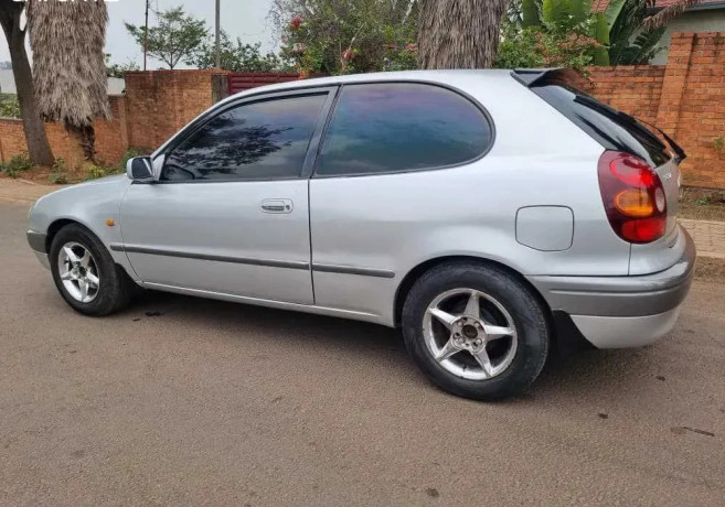 toyota-corolla-big-0
