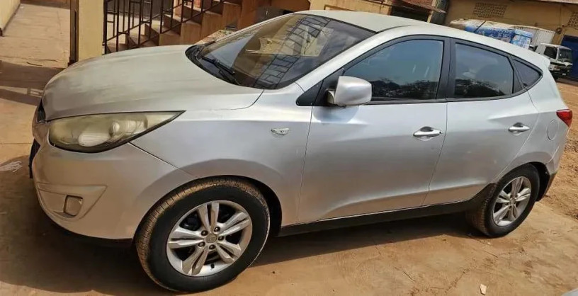hyundai-tucson-2010-big-2