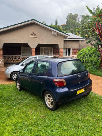 toyota-vitz-big-1